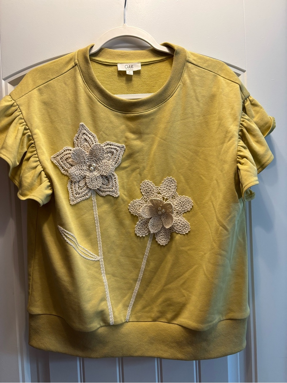 Oddi Yellow Crochet Flower Short Sleeve Sweatshirt